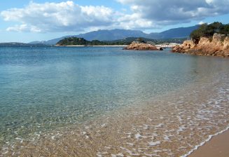 Le charme unique de la plage de Cala Rossa