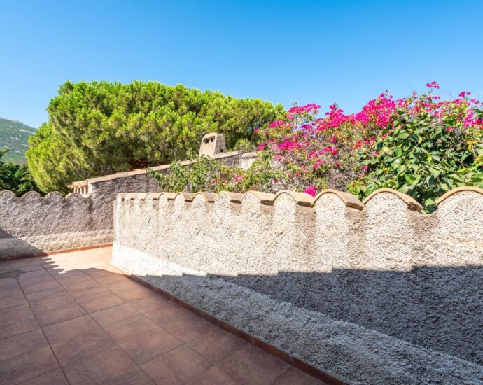 Calvi, Villa 5 chambres, vue montagne, plage à pieds
