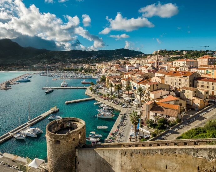 Calvi, Villa 5 chambres, vue montagne, plage à pieds