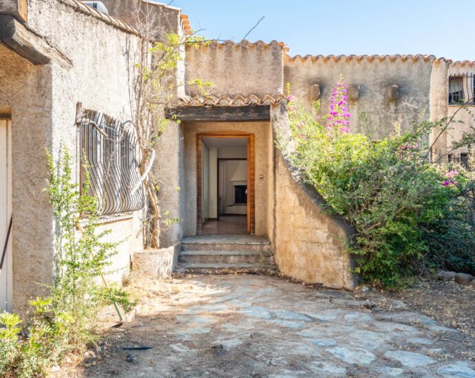 Calvi, Villa 5 chambres, vue montagne, plage à pieds