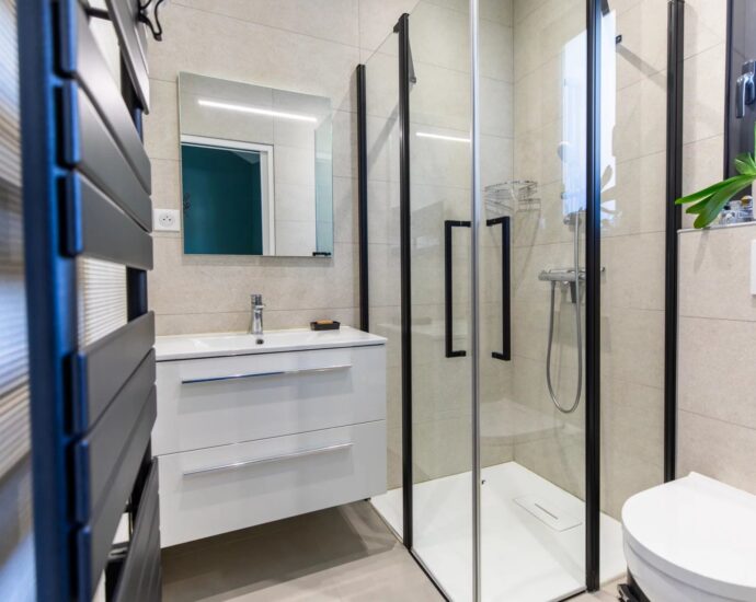 Solenzara. Villa 3 Chambres. Piscine. Aperçu mer. proche plage