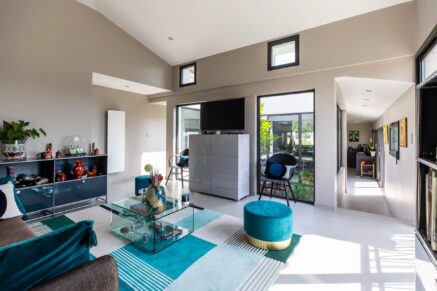 Solenzara. Villa 3 Chambres. Piscine. Aperçu mer. proche plage