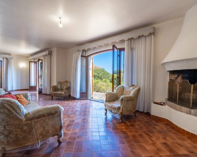 Calvi, Villa 5 chambres, vue montagne, plage à pieds