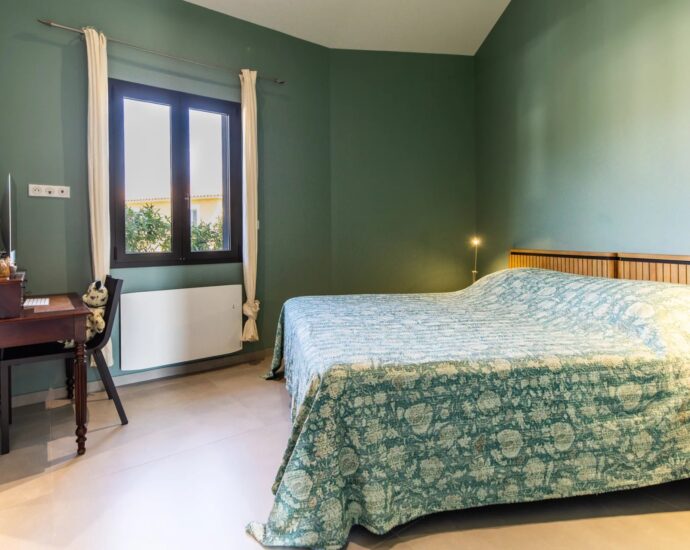 Solenzara. Villa 3 Chambres. Piscine. Aperçu mer. proche plage