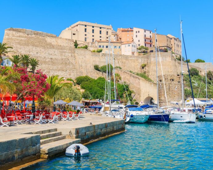Calvi, Villa 5 chambres, vue montagne, plage à pieds