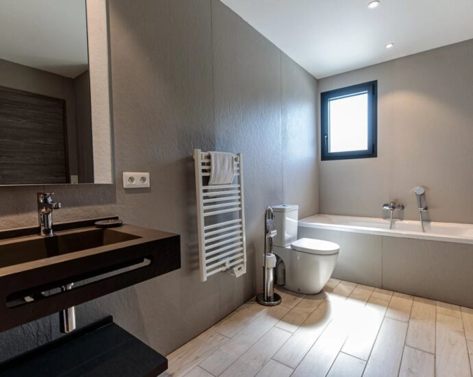 Lecci, Cala Rossa, Villa de 3 chambres avec piscine chauffée et plage à pieds