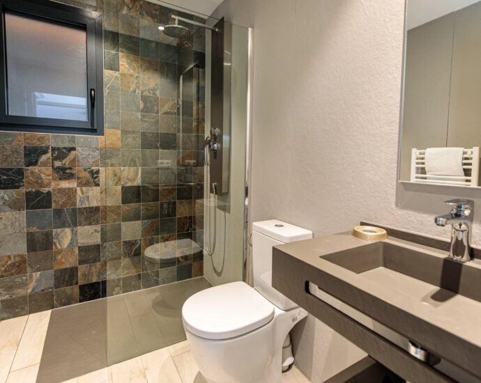 Lecci, Cala Rossa, Villa de 3 chambres avec piscine chauffée et plage à pieds