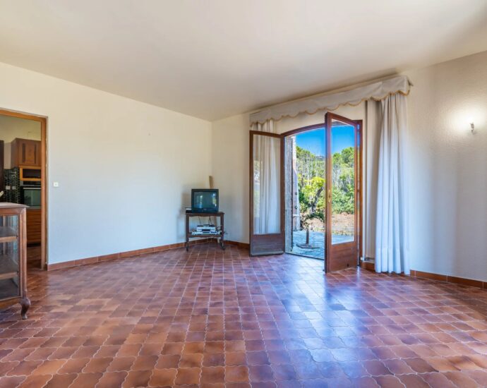 Calvi, Villa 5 chambres, vue montagne, plage à pieds