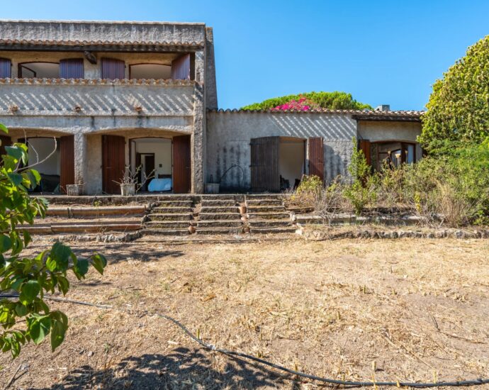 Calvi, Villa 5 chambres, vue montagne, plage à pieds
