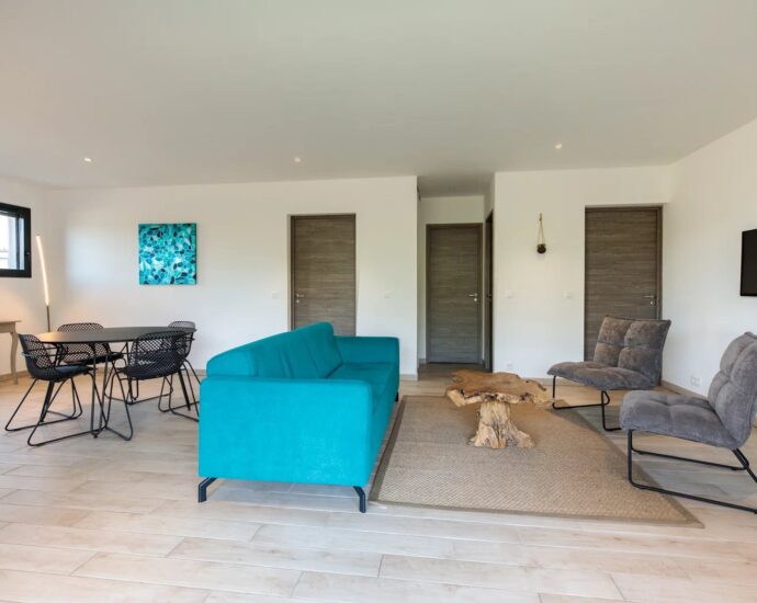 Lecci, Cala Rossa, Villa de 3 chambres avec piscine chauffée et plage à pieds