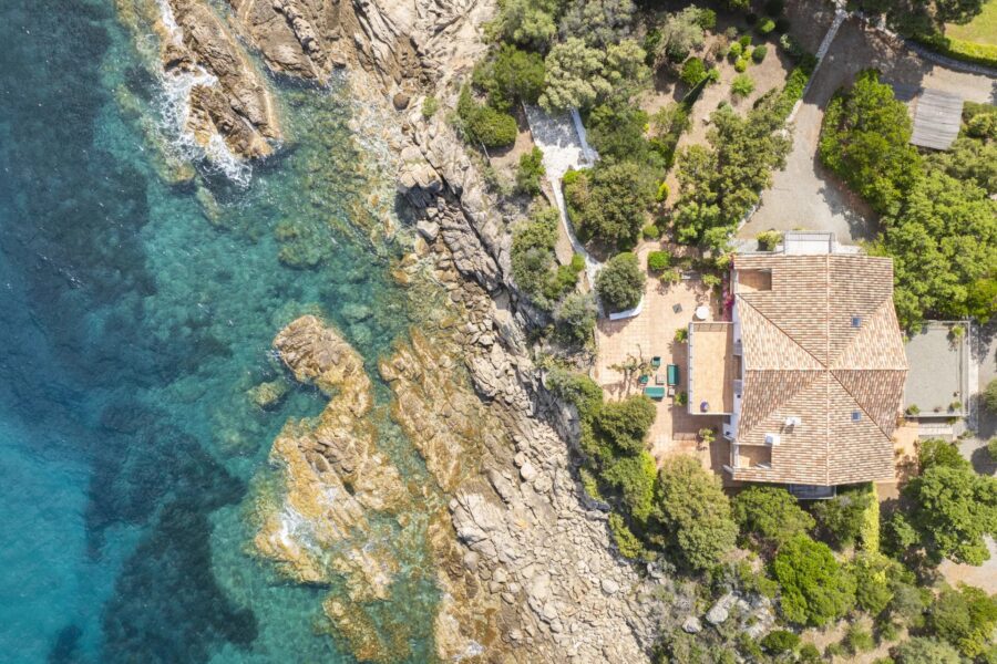 Solenzara, Villa 7 bedrooms, swimming pool, sea view, near beach