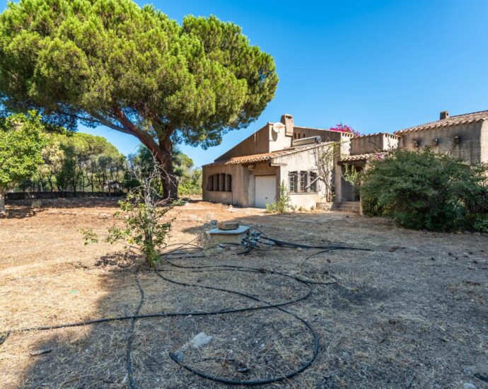 Calvi, Villa 5 chambres, vue montagne, plage à pieds