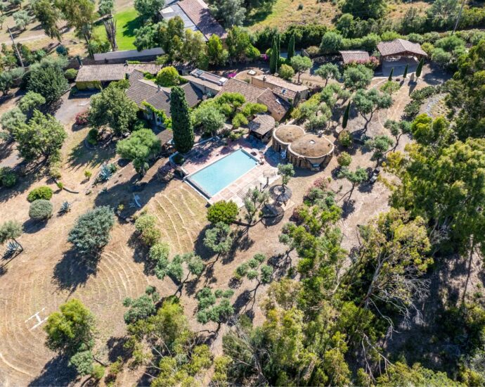 Saint-Florent, Domaine d&rsquo;exception, 8 chambres, plage à pied, piscine, vue mer panoramique