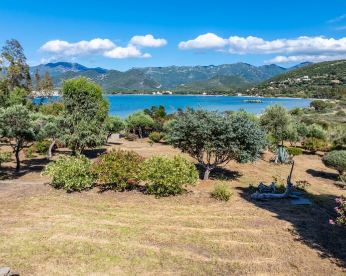 Saint-Florent, Domaine d&rsquo;exception, 8 chambres, plage à pied, piscine, vue mer panoramique
