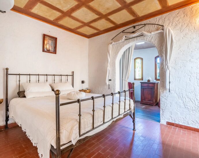 Saint-Florent, Domaine d&rsquo;exception, 8 chambres, plage à pied, piscine, vue mer panoramique