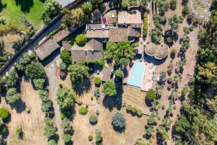 Saint-Florent, exceptional estate, 8 rooms, walking distance to beach, swimming pool, panoramic sea view