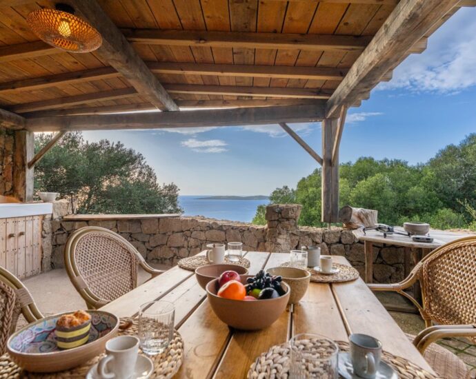 Propriano, Olmeto, Tour Génoise, 3 bedrooms, swimming pool, panoramic sea view, close to the beach