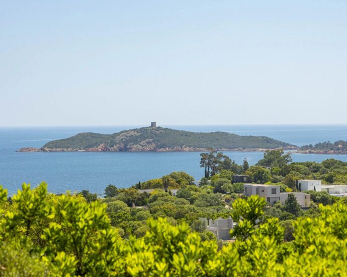 Propriété d&rsquo;exception, Pinarello, Vue mer Panoramique, plage à pied