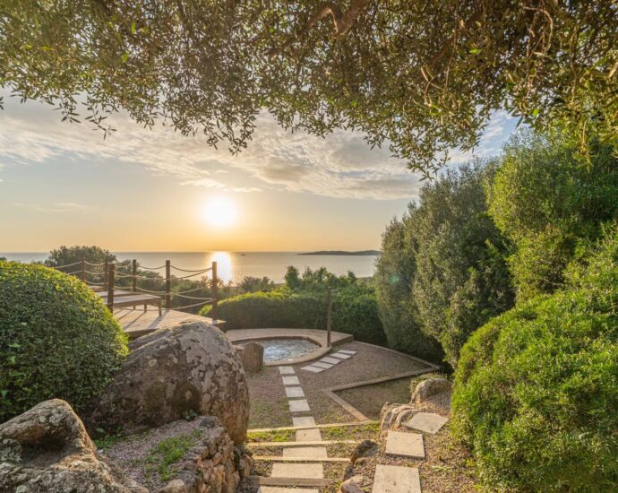 Propriano, Olmeto, Tour Génoise, 3 bedrooms, swimming pool, panoramic sea view, close to the beach