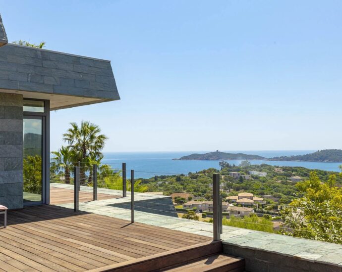 Propriété d&rsquo;exception, Pinarello, Vue mer Panoramique, plage à pied