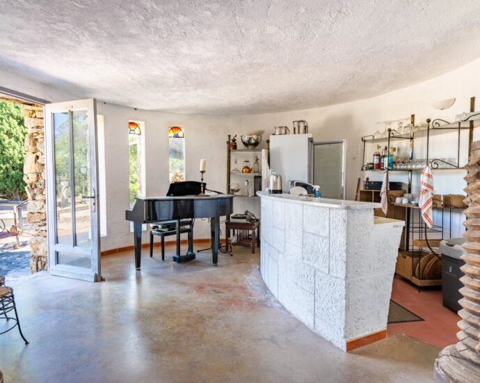 Saint-Florent, Domaine d&rsquo;exception, 8 chambres, plage à pied, piscine, vue mer panoramique