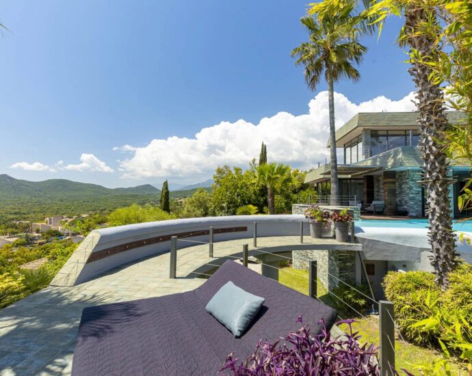 Propriété d&rsquo;exception, Pinarello, Vue mer Panoramique, plage à pied