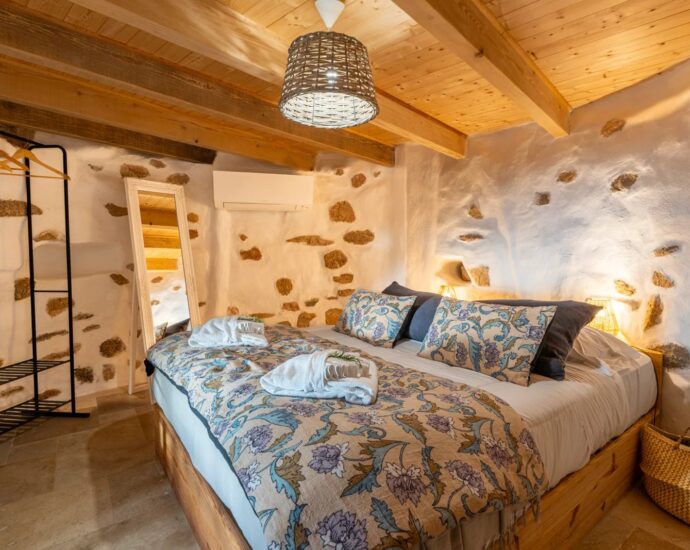 Propriano, Olmeto, Tour Génoise, 3 bedrooms, swimming pool, panoramic sea view, close to the beach