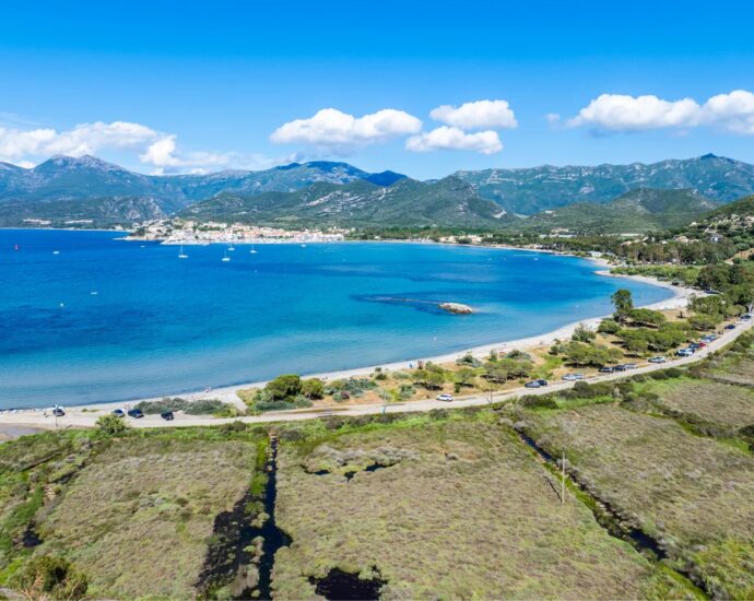 Saint-Florent, Domaine d&rsquo;exception, 8 chambres, plage à pied, piscine, vue mer panoramique