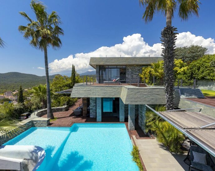 Propriété d&rsquo;exception, Pinarello, Vue mer Panoramique, plage à pied