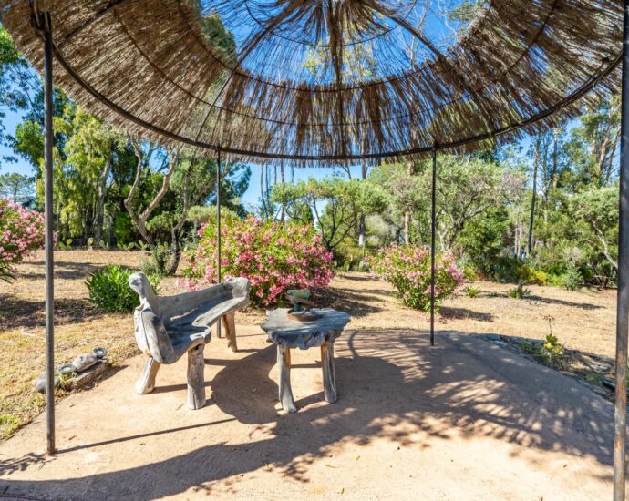 Saint-Florent, Domaine d&rsquo;exception, 8 chambres, plage à pied, piscine, vue mer panoramique