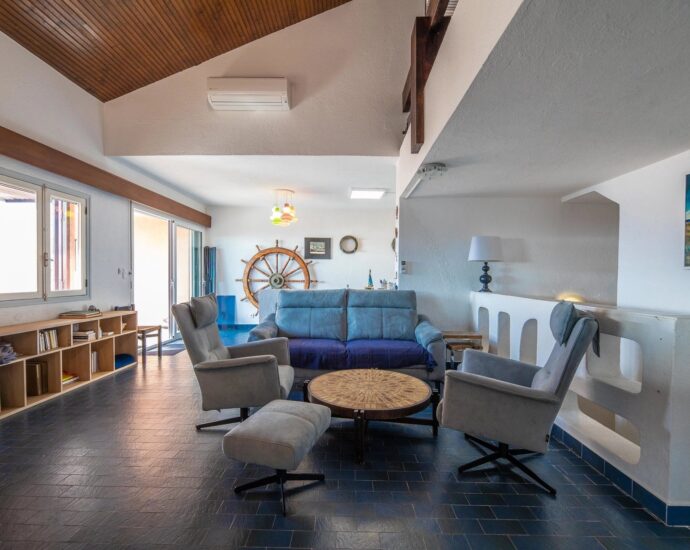 Porto-Vecchio, Domaine de Cala Rossa, villa 6 chambres, vue mer, pied dans l&rsquo;eau