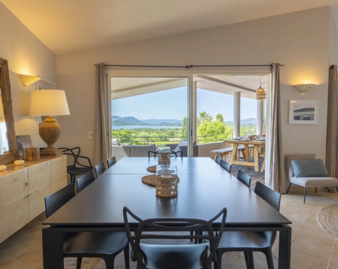 Arasu, villa 6 chambres, piscine, vue mer