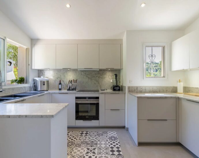 Arasu, villa 6 chambres, piscine, vue mer