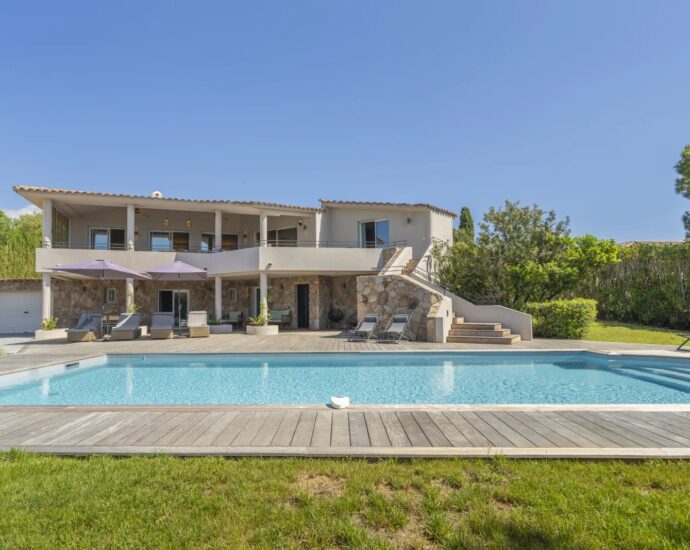 Arasu, villa 6 chambres, piscine, vue mer