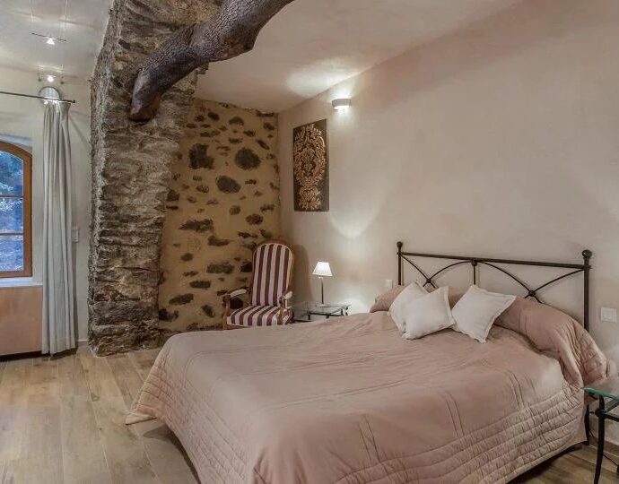 Proche Ile-Rousse, Villa 7 chambres, vue montagnes, piscine.