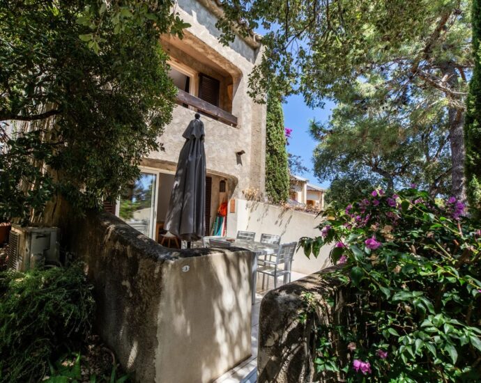 Domaine de Cala Rossa, semi-detached villa, walking distance to the beach, sea view, close to the beach