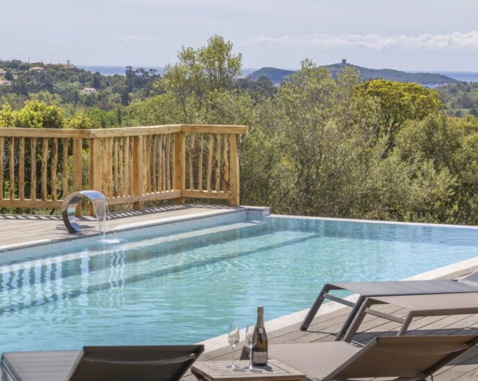 Sainte-Lucie, villa 3 chambres, piscine, vue mer et montagnes, non loin des plages