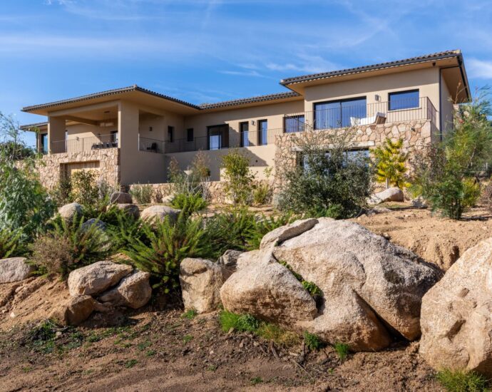 Pianottoli-Caldarello, Villa 4 chambres, piscine, vue montagne, proche plage