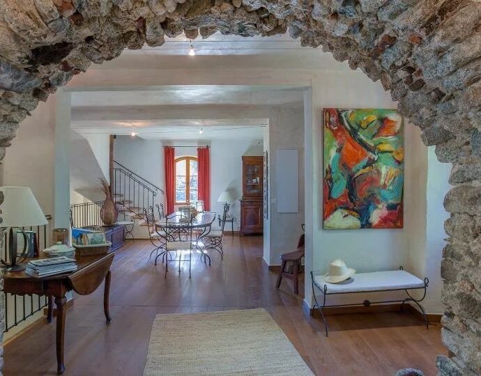 Proche Ile-Rousse, Villa 7 chambres, vue montagnes, piscine.