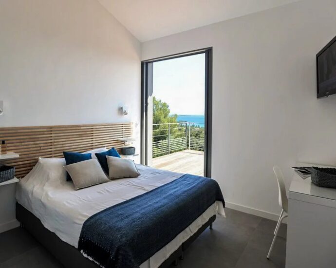 Porto Vecchio, Palombaggia, villa 4 chambres, piscine et vue mer