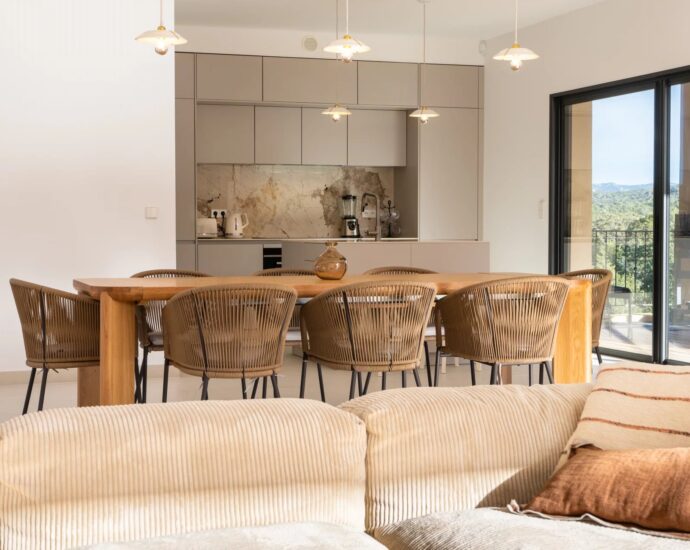 Pianottoli-Caldarello, 4 bedroom villa, pool, mountain views, close to the beach