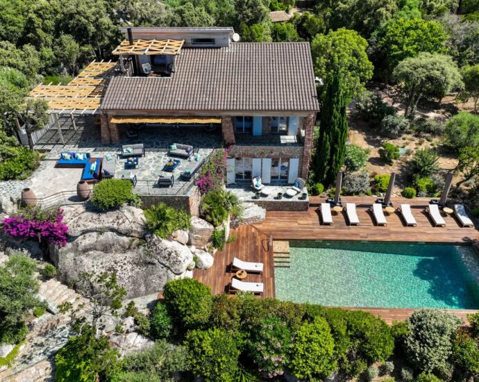 Domaine de Cala Rossa, villa 6 chambres et 1 dortoir, piscine, vue mer, plage à pied, Villa Lazuli