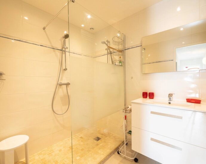 Porto-Vecchio, Domaine de Cala Rossa, villa 6 chambres, vue mer, pied dans l&rsquo;eau