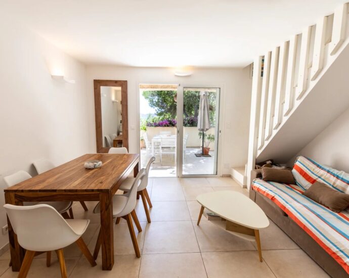 Domaine de Cala Rossa, semi-detached villa, walking distance to the beach, sea view, close to the beach