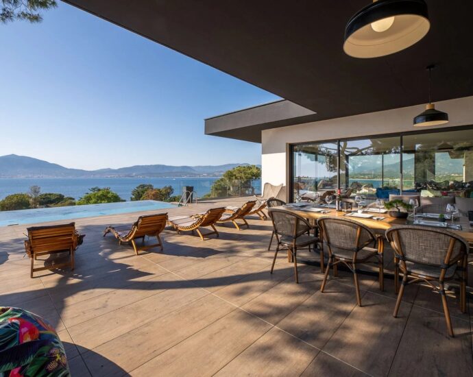 Ajaccio, 7 bedrooms, swimming pool, sea view