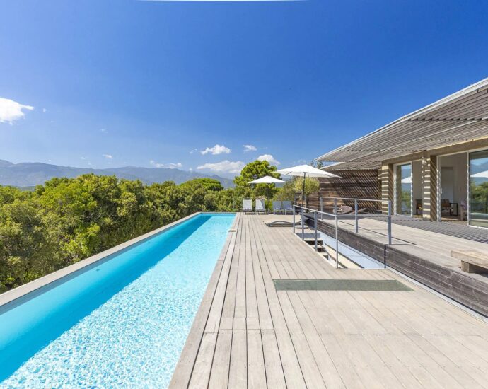 Porto Vecchio, Domaine de Cala Rossa, villa 5 chambres, piscine, plage à pied