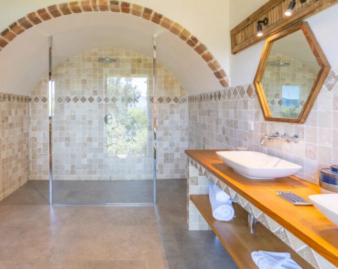 Propriano, Olmeto, pied dans l&rsquo;eau, 6 chambres, piscine