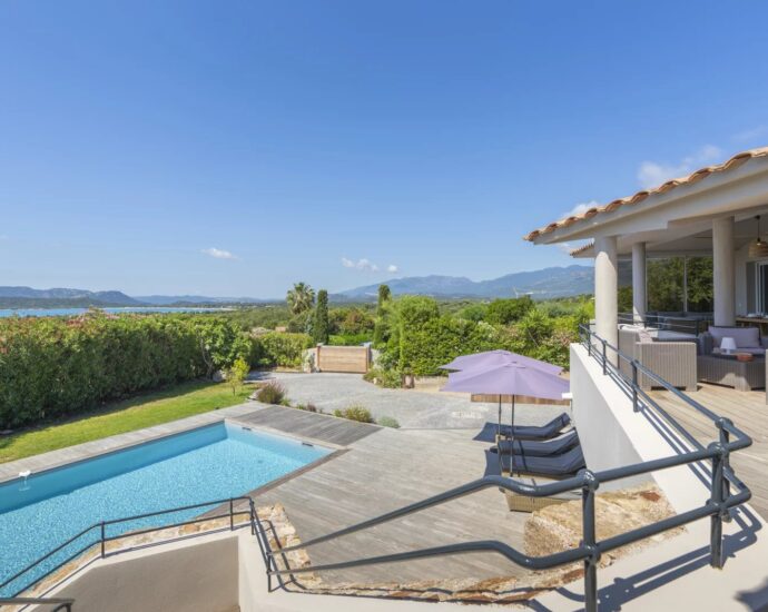 Arasu, villa 6 chambres, piscine, vue mer