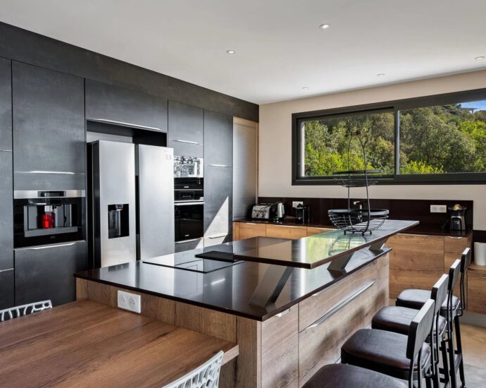 Ajaccio, 7 bedrooms, swimming pool, sea view