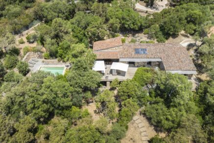 Propriano, Olmeto, villa 4 chambres, pied dans l&rsquo;eau, piscine